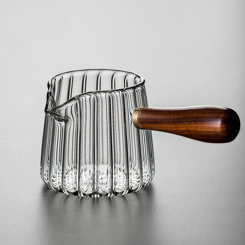 Japanese high-temperature resistant thick-handled teacup with petal wood handle, tea pouring equalizer, household tea caddy