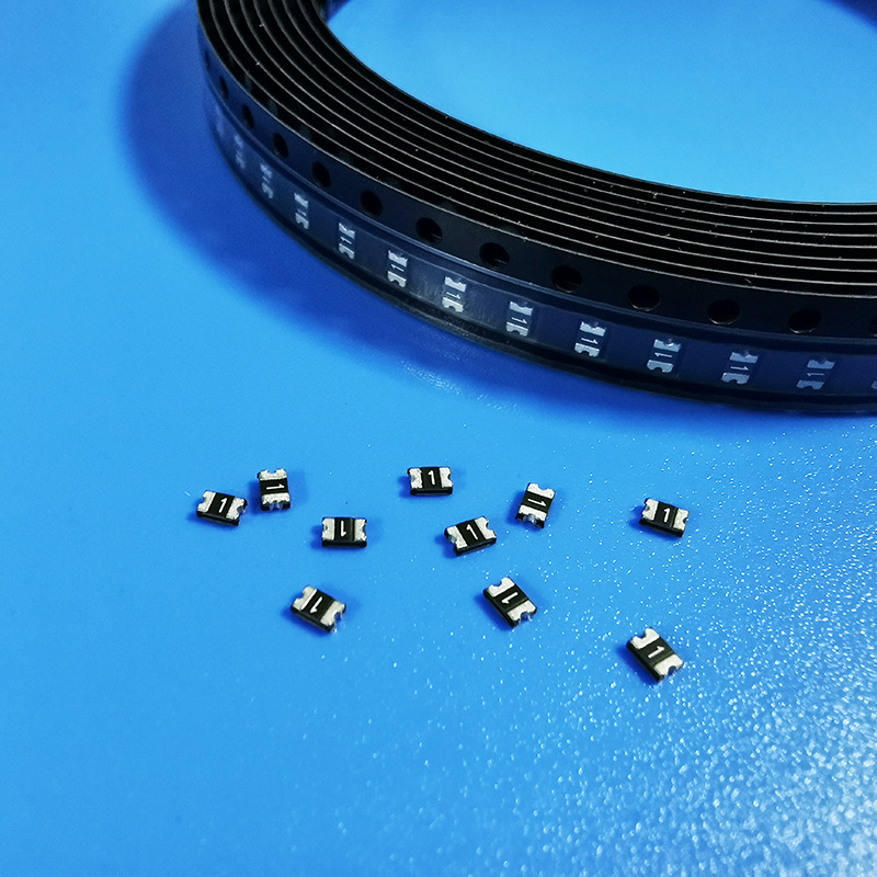 SMD0805贴片自恢复保险丝 SMD0805 0.1A-1.5A PPTC 贴片保险丝