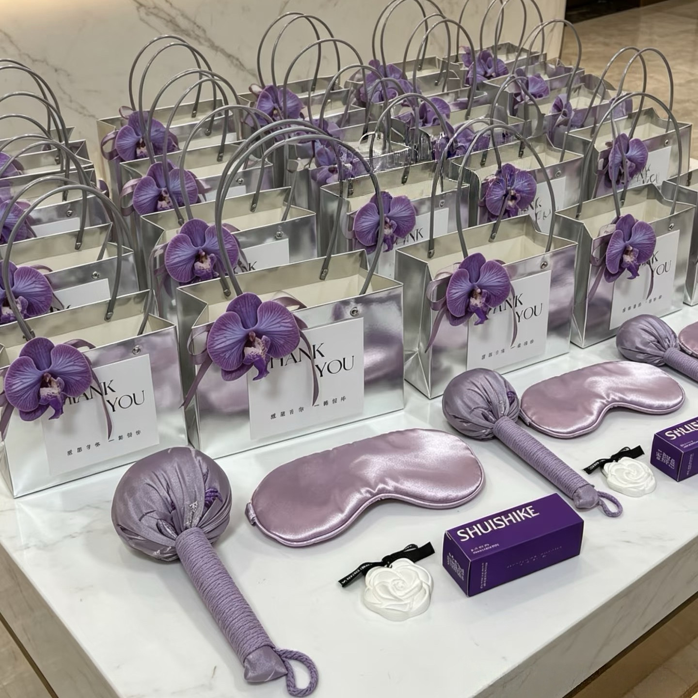 小预算礼品套装礼盒感恩节生日礼物实用按摩眼罩手提袋组合套装