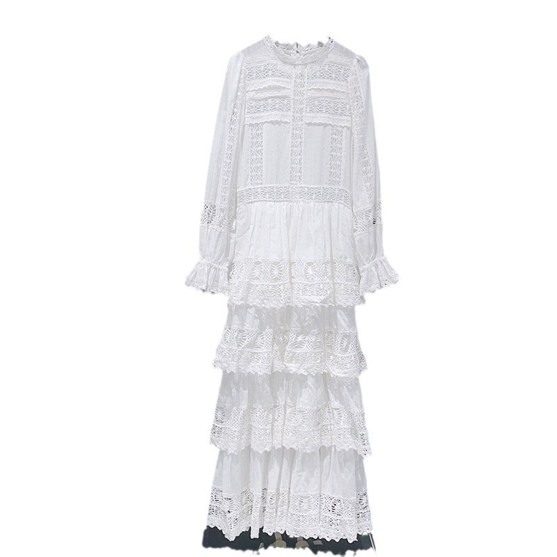 Spring retro lace dress with a round collar