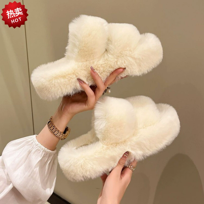 Новые осенне-зимние женские тапочки в корейском стиле на толстой подошве с мехом, модная уличная обувь, плюшевые тапочки в стиле интернет-знаменитостей, для дома и улицы.