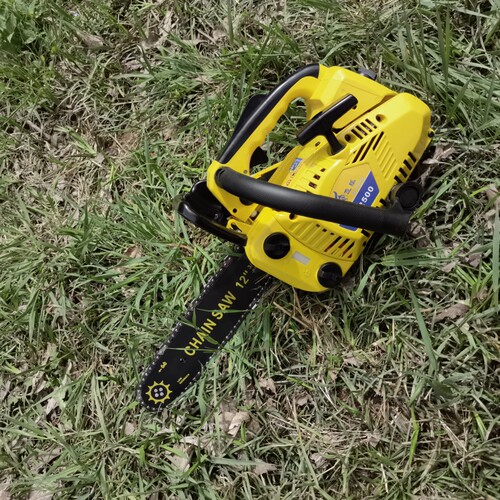 Wholesale factory price 2500 small oil saw, handheld tree cutting wood gas chain saw, one-handed oil saw