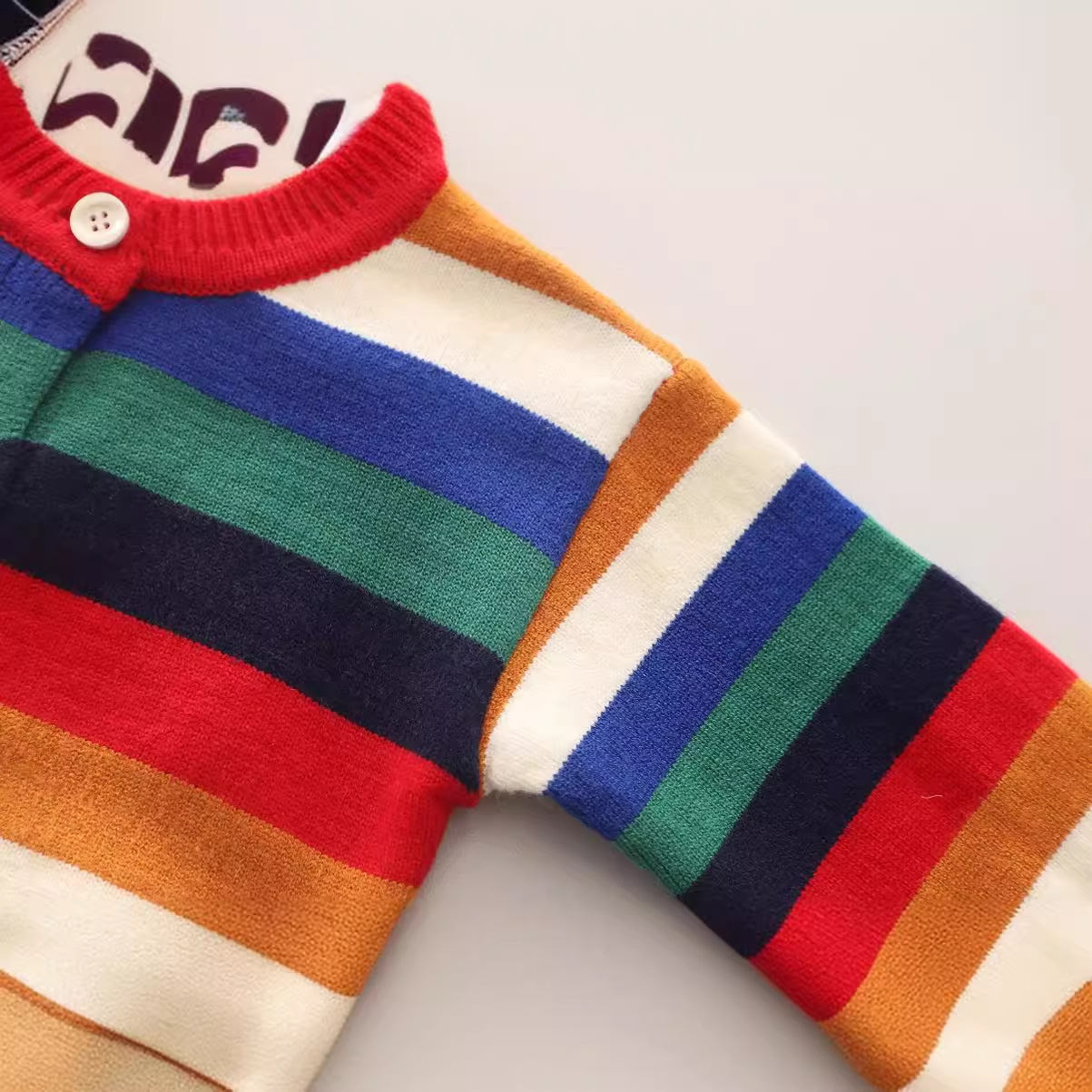 소년의 가을 세트 2024 새로운  서양식 어린이 봄과 가을 캐주얼 레인보우 스웨터 긴 소매 3 조각 트렌디