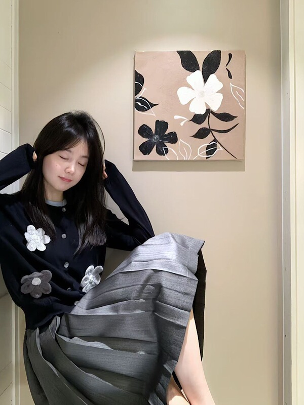 甜美设计感立体花朵假两件针织衫女2025秋季新款小众别致长袖上衣|undefined
