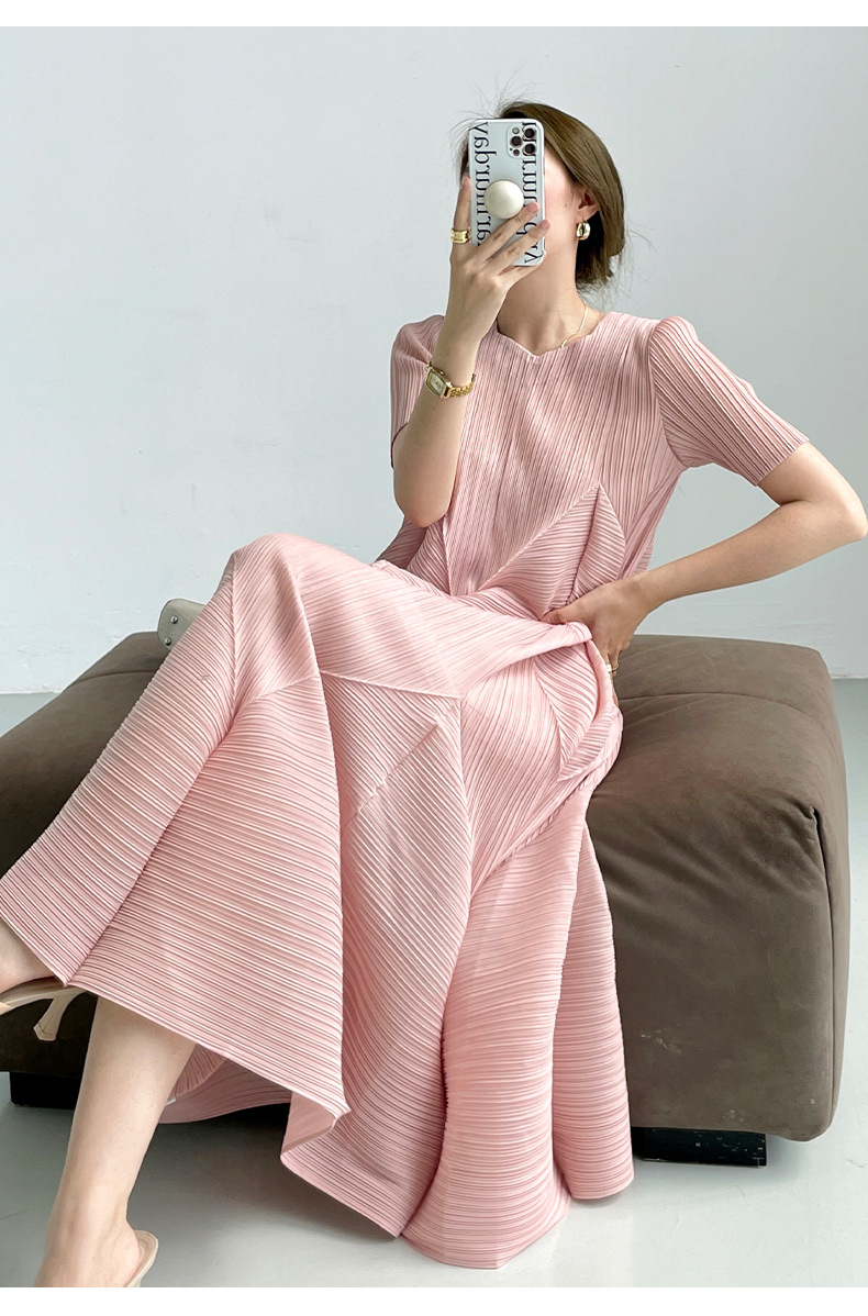 Đầm xếp ly ngắn tay họa tiết hoa nụ phong cách Pháp — Màu đen chi tiết 11