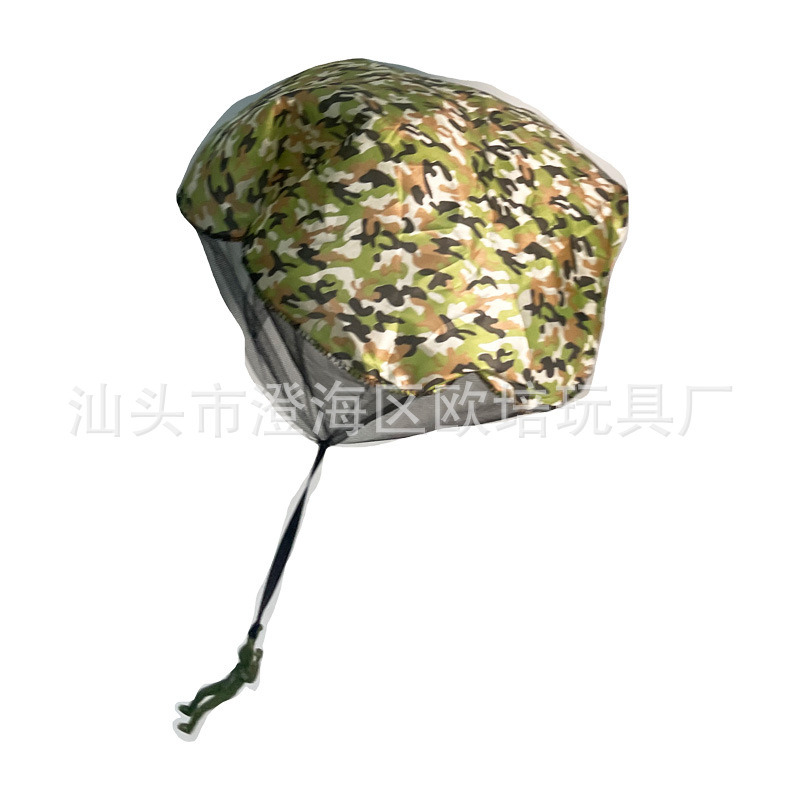 새로운 녹색 위장 손으로 던진 낙하산 장난감