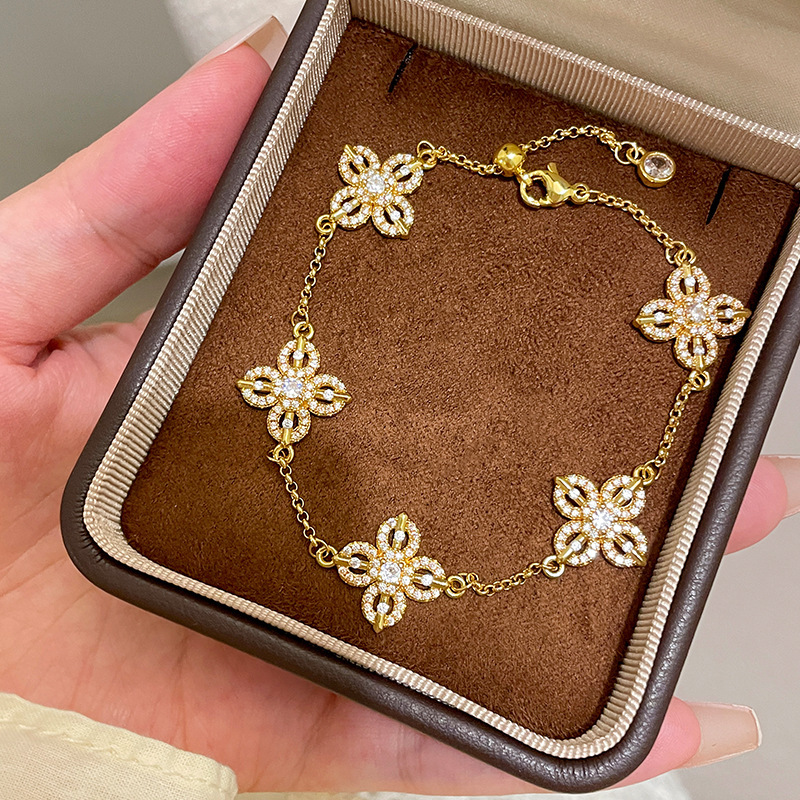 2025 New Model Gold Cross Pestle Zircon Diamond Chain Five-Flower Bracelet for Women, Niche Design New Chinese Style Bracelet Jewelry 2025 New Model Gold Cross Pestle Zircon Diamond Chain Five-Flower Bracelet for Women, Niche Design New Chinese Style Bracelet Jewelry