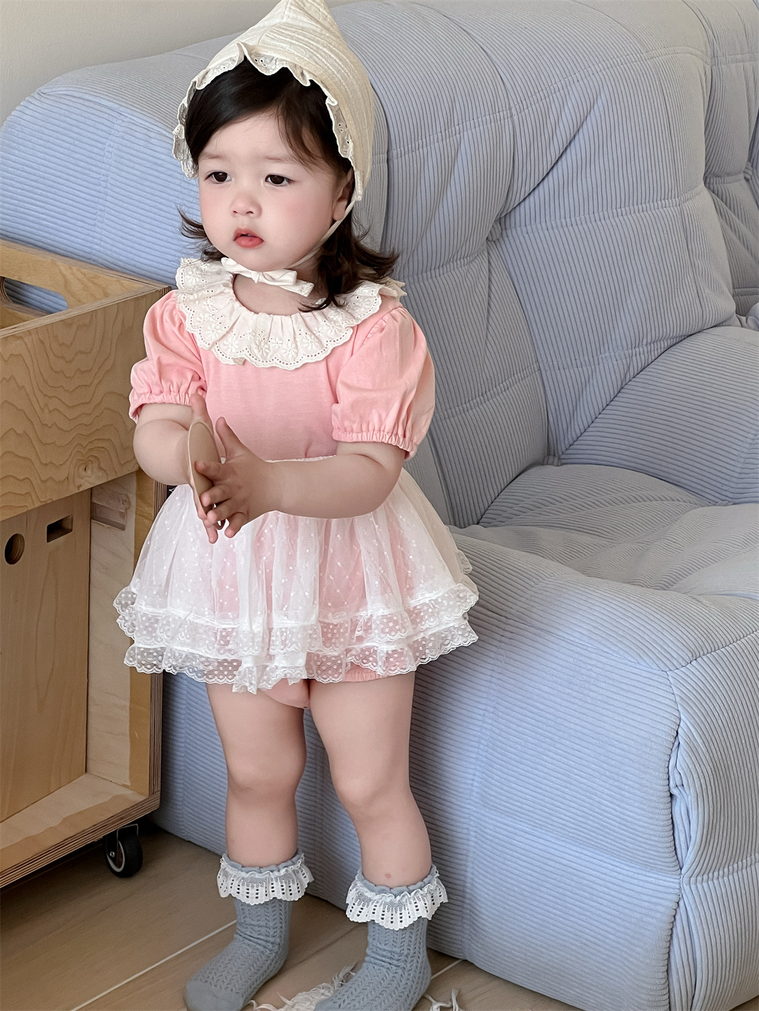 Ropa de verano para bebés, ropa fina para niños, mono de verano 2026 de nuevo estilo, ropa infantil estilo coreano, body con cuello de encaje para niñas.