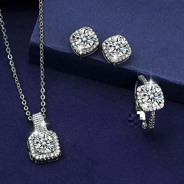 Elegant luxurious shiny sophisticated necklace
