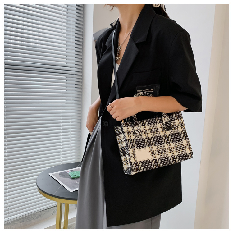 La Moda Retro De Un Solo Hombro Messenger Plaid Tote Bag Wholesale Nihaojewelry display picture 10