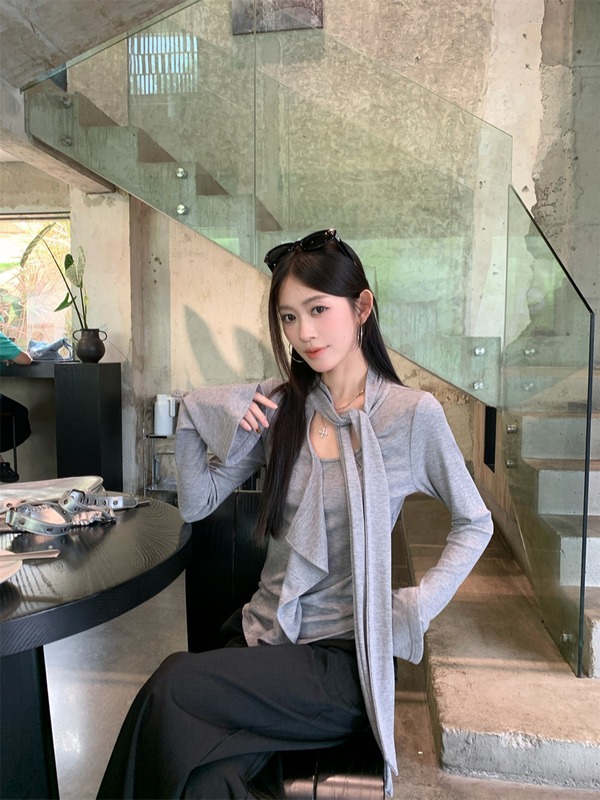 灰色荷叶边飘带圆领T恤针织衫女秋季新款不规则修身长袖打底上衣|undefined