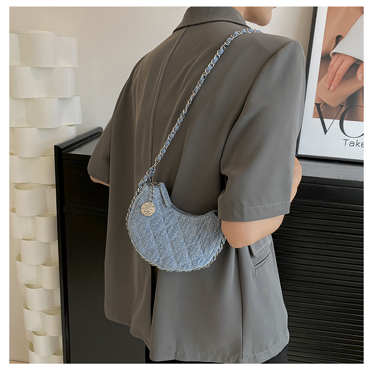 Women's Crossbody Bag With Diamond Chain And Denim Crescent Design_voghion.com