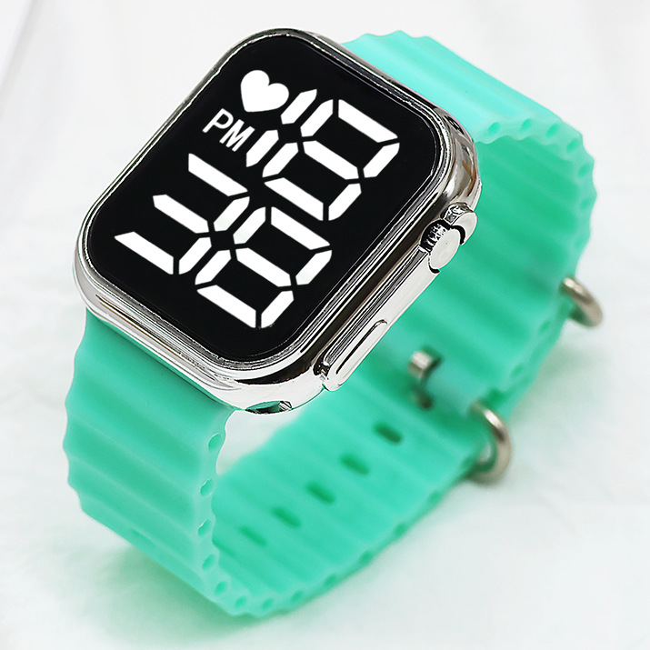 Ventas transfronterizas calientes LED reloj electrónico nocturna galvanizado lámpara blanca digital simple moda estudiantes hombres y mujeres reloj cuadrado