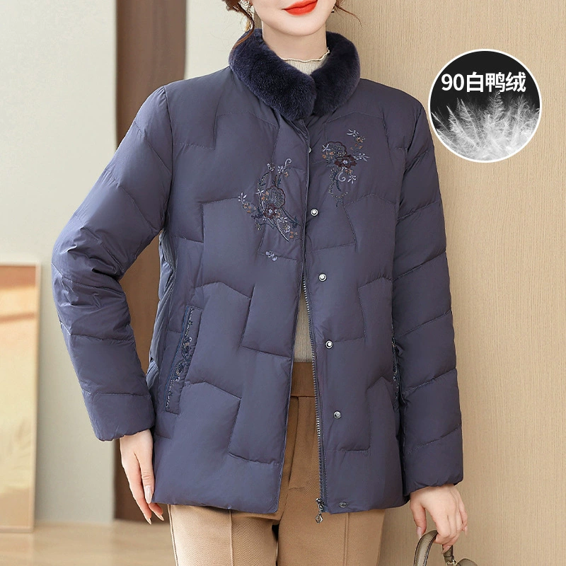 90 белая утка пуховик мамы Короткий средний и пожилой пиджак с вышивкой настоящий шерстяной воротник бабушка хлопчатобумажная одежда мама топ