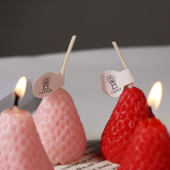 Creative internet celebrity handmade strawberry scented candle wholesale home style scented candle wedding souvenir decoration