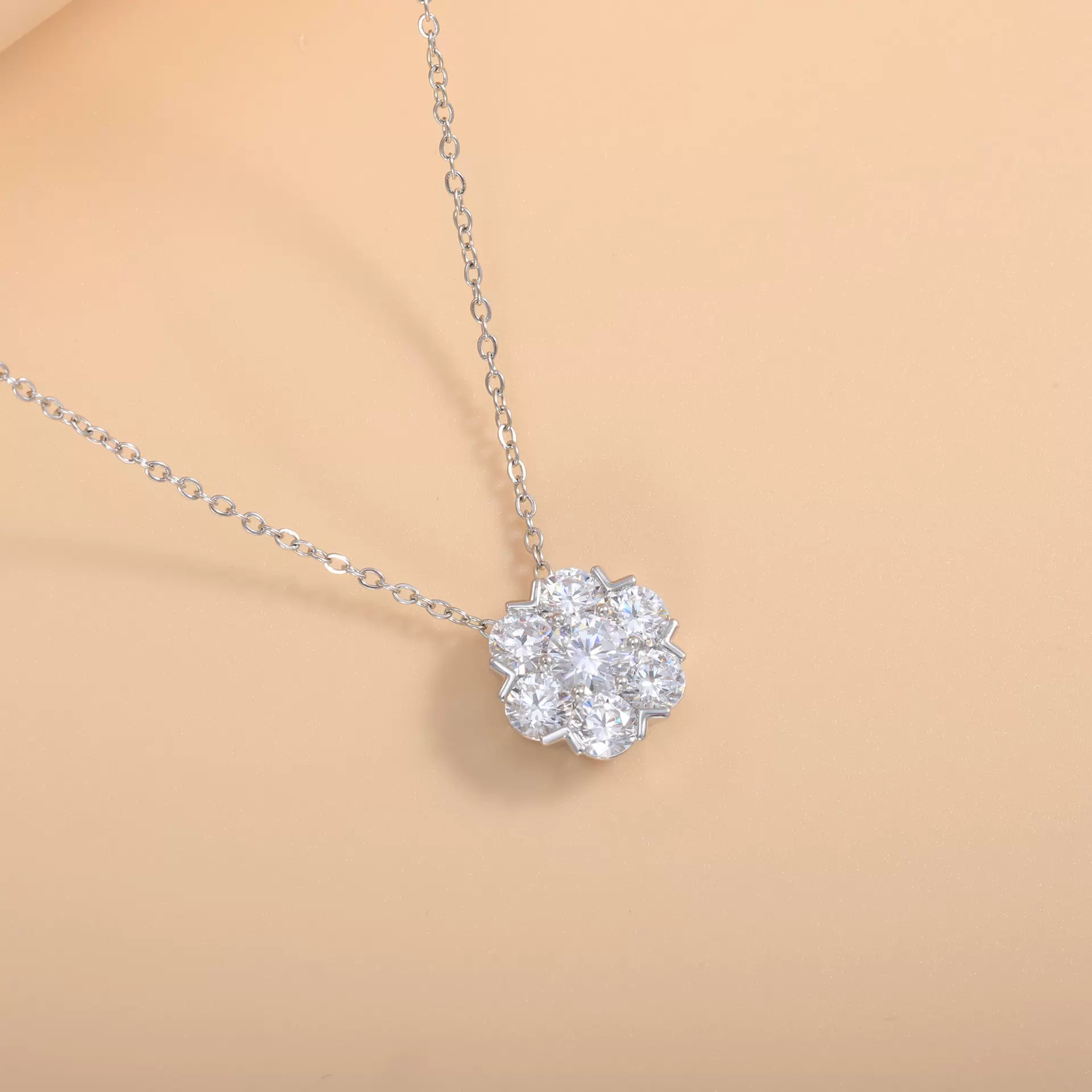 铜合金仿莫桑花苞毛衣链轻奢高级感跨境饰品爱的捧花项链女不掉色