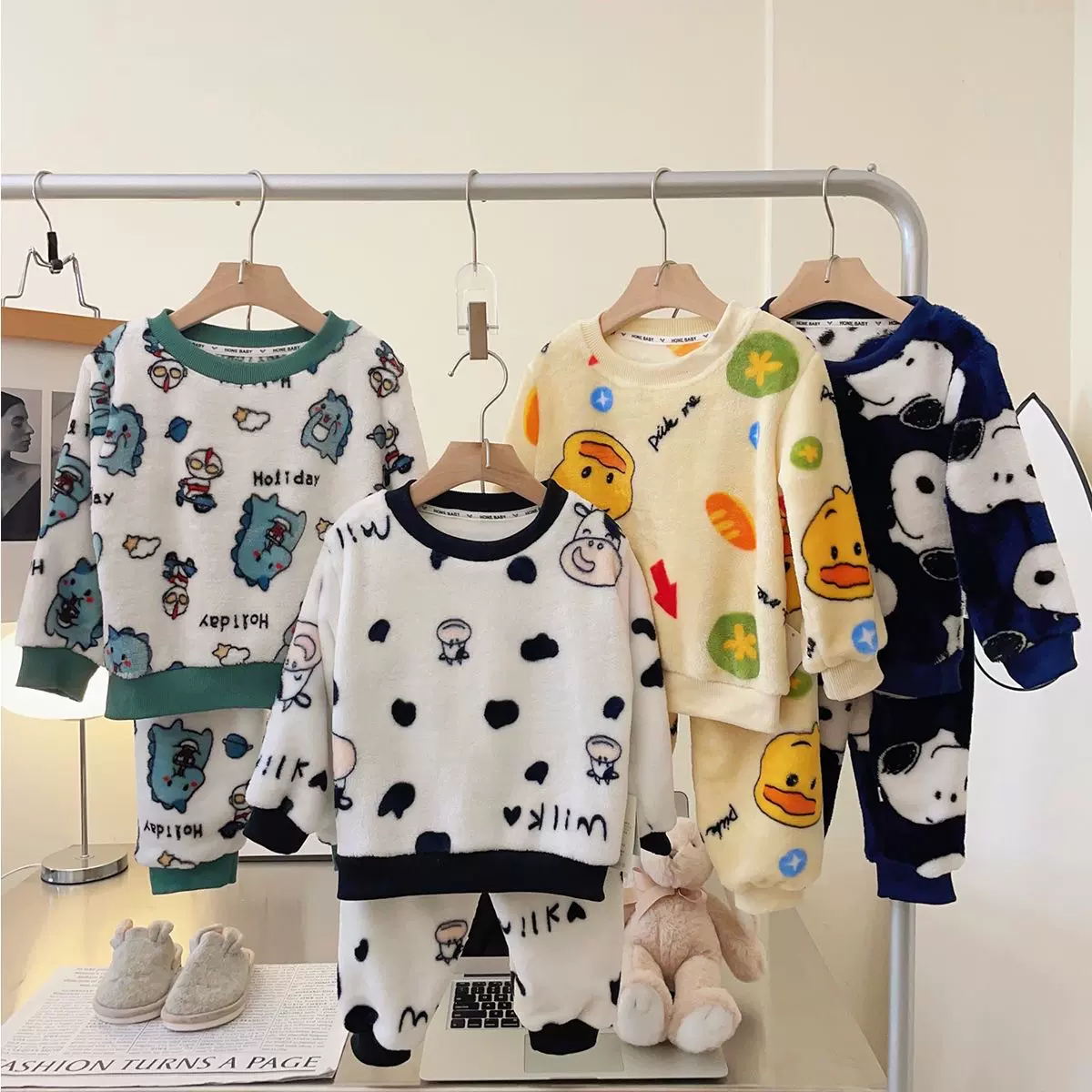 儿童法兰绒睡衣套装秋冬季中大童加绒加厚家居服湖州织里童装批发