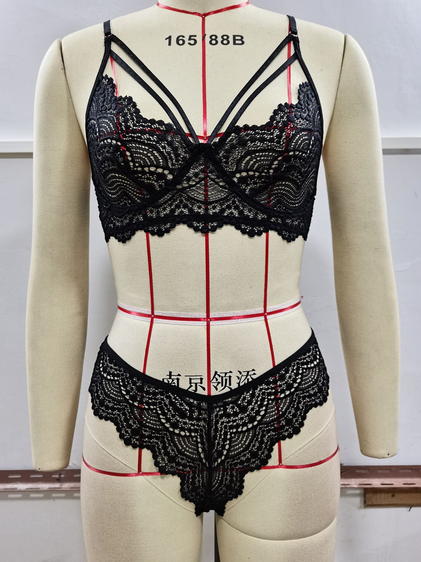 2527F35EB7CC0AE8BCE069A22E6FE1