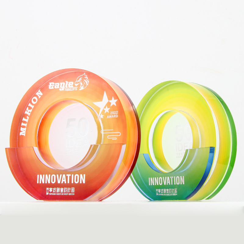 Producción de trofeos de cristal transparente creativo campeón conmemorativo empresa de alta gama excelente personal trofeo marca al por mayor