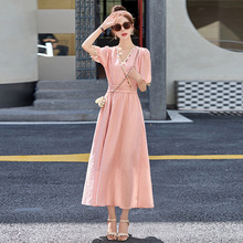 夏季新品2025时尚珠片贝壳V领连衣裙粉色蓝色杏色雪尼尔氨纶毛领