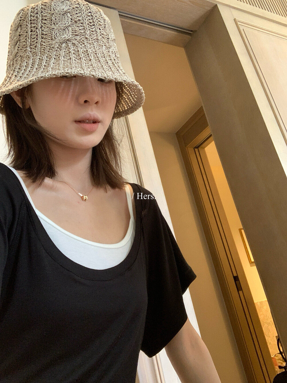 Áo thun tay ngắn cổ chữ U rộng kèm áo dây trong hai mảnh cho nữ dáng nhỏ — màu hồng, Trắng đen, màu xám chi tiết 15