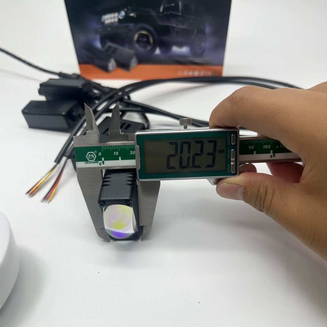 LEDレーザー砲自動車中網隠れ家式スポットライトトラックのオフロード車の強い光の黄色と白の2色のヘッドライトのルーフライト