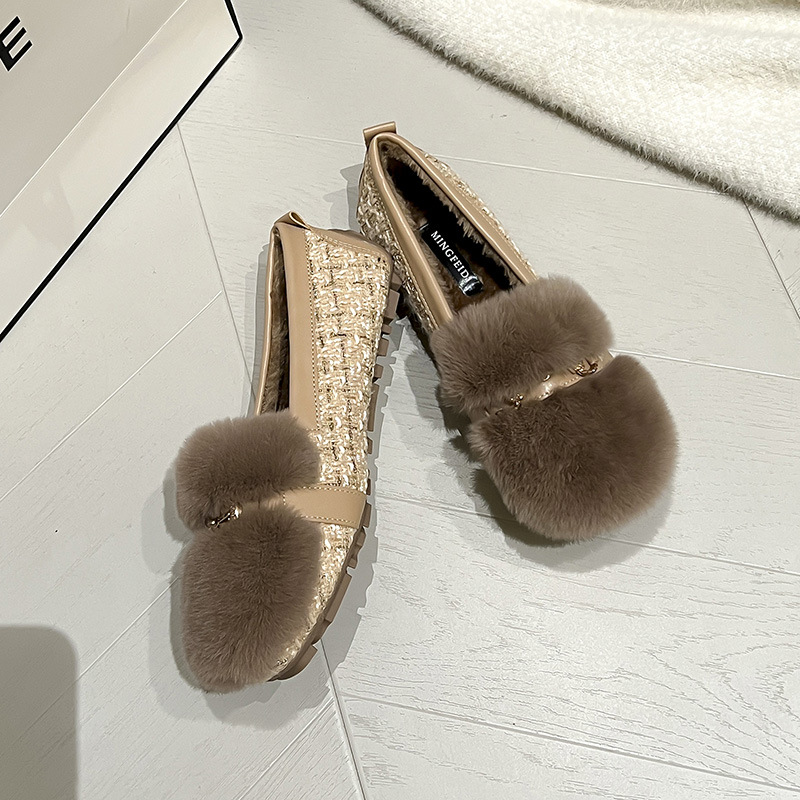 Zapatos de lana de invierno para mujeres 2024 nuevos zapatos de botón de diamante de frijol y zapatos de lana suaves de mujer tamaño 41 - 43 image 3