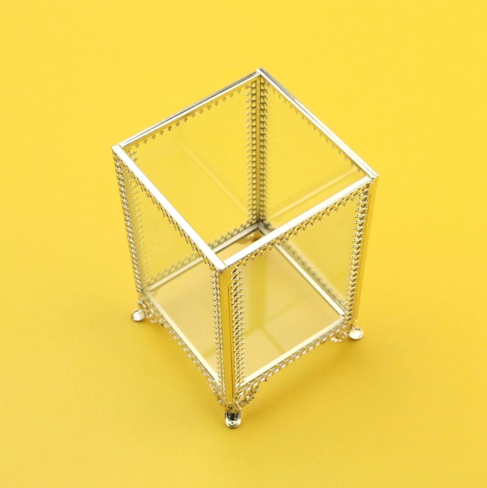 Glass brush, metal storage system, internet celebrity