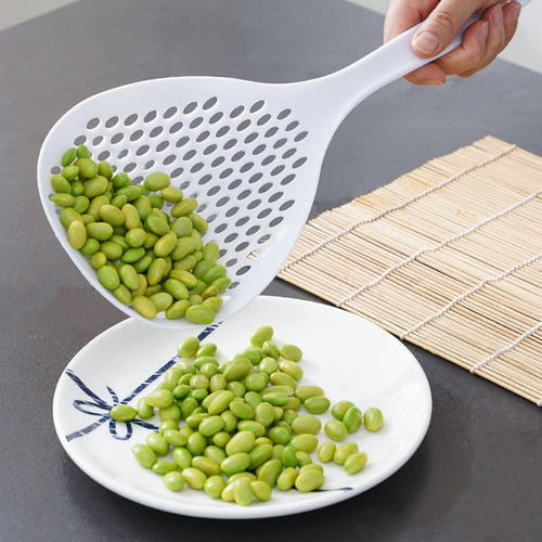 Japanese large colander kitchen long handle dumpling noodle spoon household fried Malatang strainer draining spoon