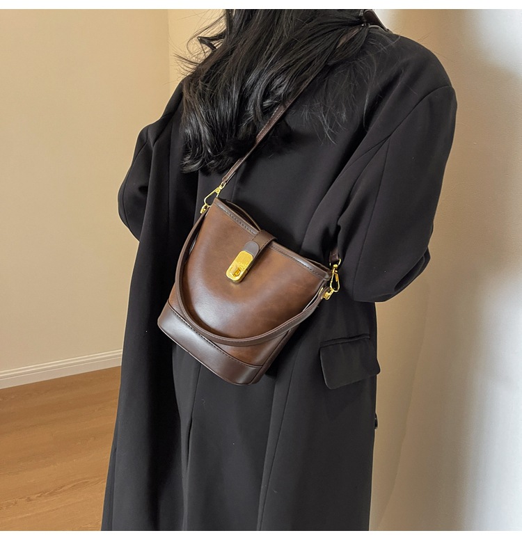 New Women's Bag Maillard Handheld Bag Women's Retro Contrast Color Bucket Bag Small and Versatile One Shoulder Crossbody Bag_voghion.com