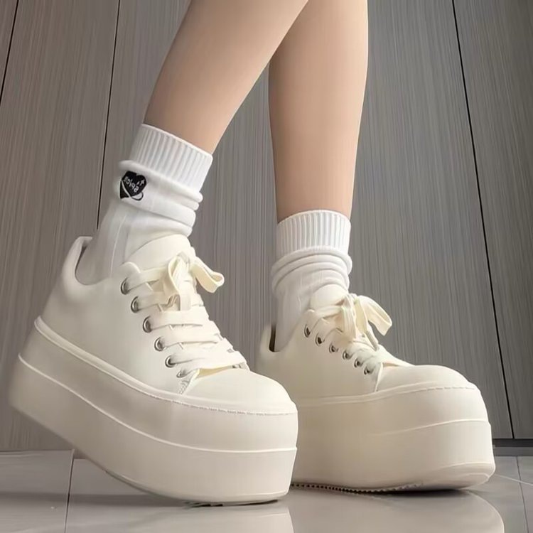 Zapatos de suela gruesa, muffins zapatos blancos para mujeres, 2026 primavera nuevos zapatos casuales de altura, zapatos de skate
