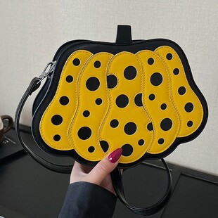 �羳�����б���ײɫ�U�ղ��c�f�}���Ϲϰ����ԕr�Іμ��Ů��