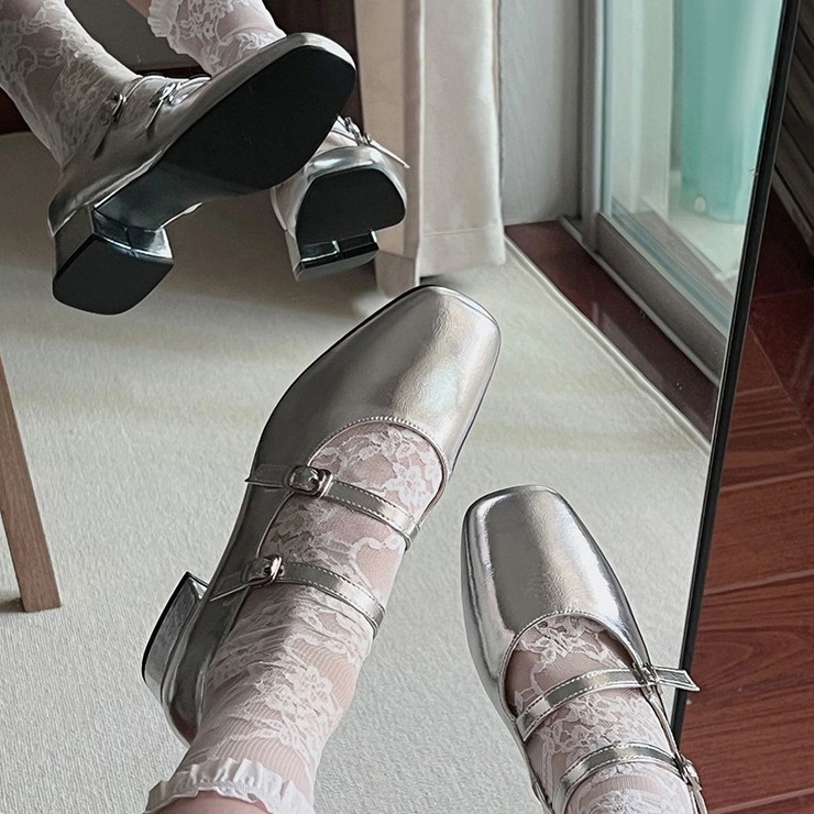Versión de piel de oveja nuevo estilo francés plata hebilla de tacón medio de cabeza cuadrada zapatos de mujer Mary Jane zapatos de tacón grueso