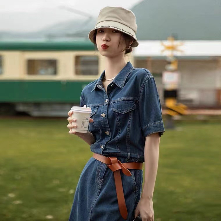 Váy denim nữ thiết kế cổ điển kiểu Pháp, dáng suông midi, tay ngắn — Màu xanh lam