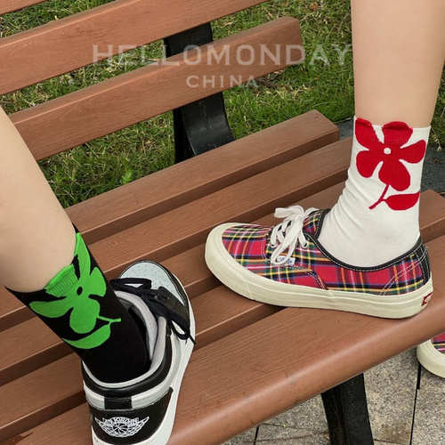 84279 Zhuji socks three-dimensional flower trendy socks women's autumn and winter mid-calf socks ins Internet celebrity stockings piles of money