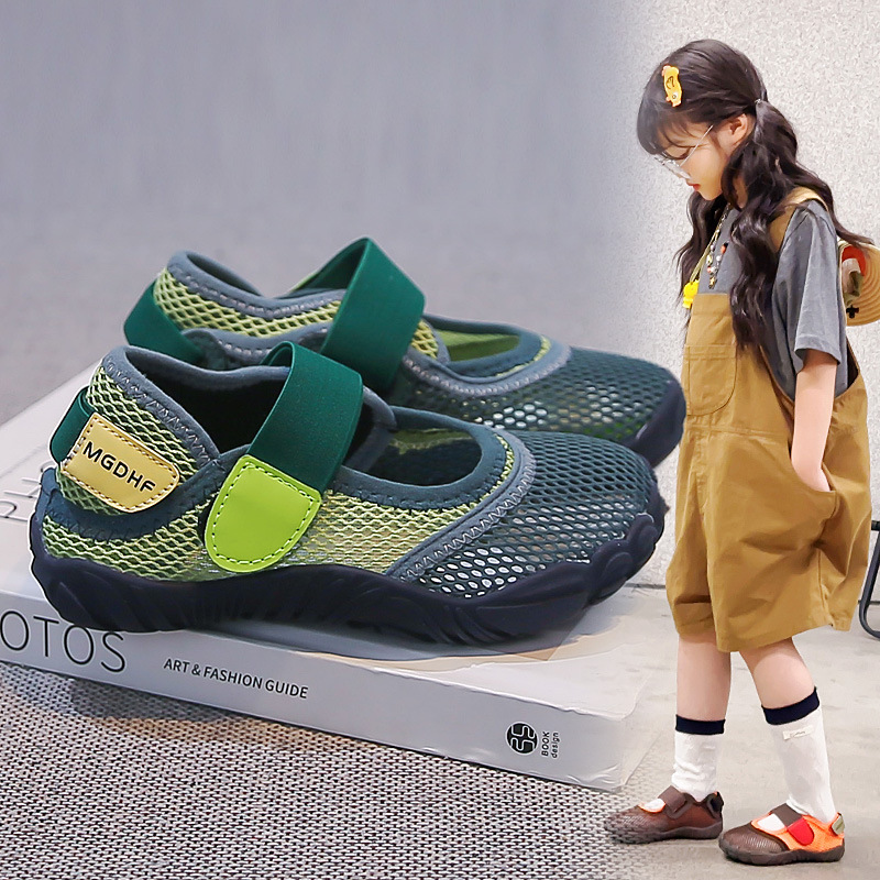 Zapatos de playa de moda para niñas versátiles 2026 verano nuevos zapatos de retroceso antideslizantes para niños sandalias al aire libre para niños zapatos individuales image 5