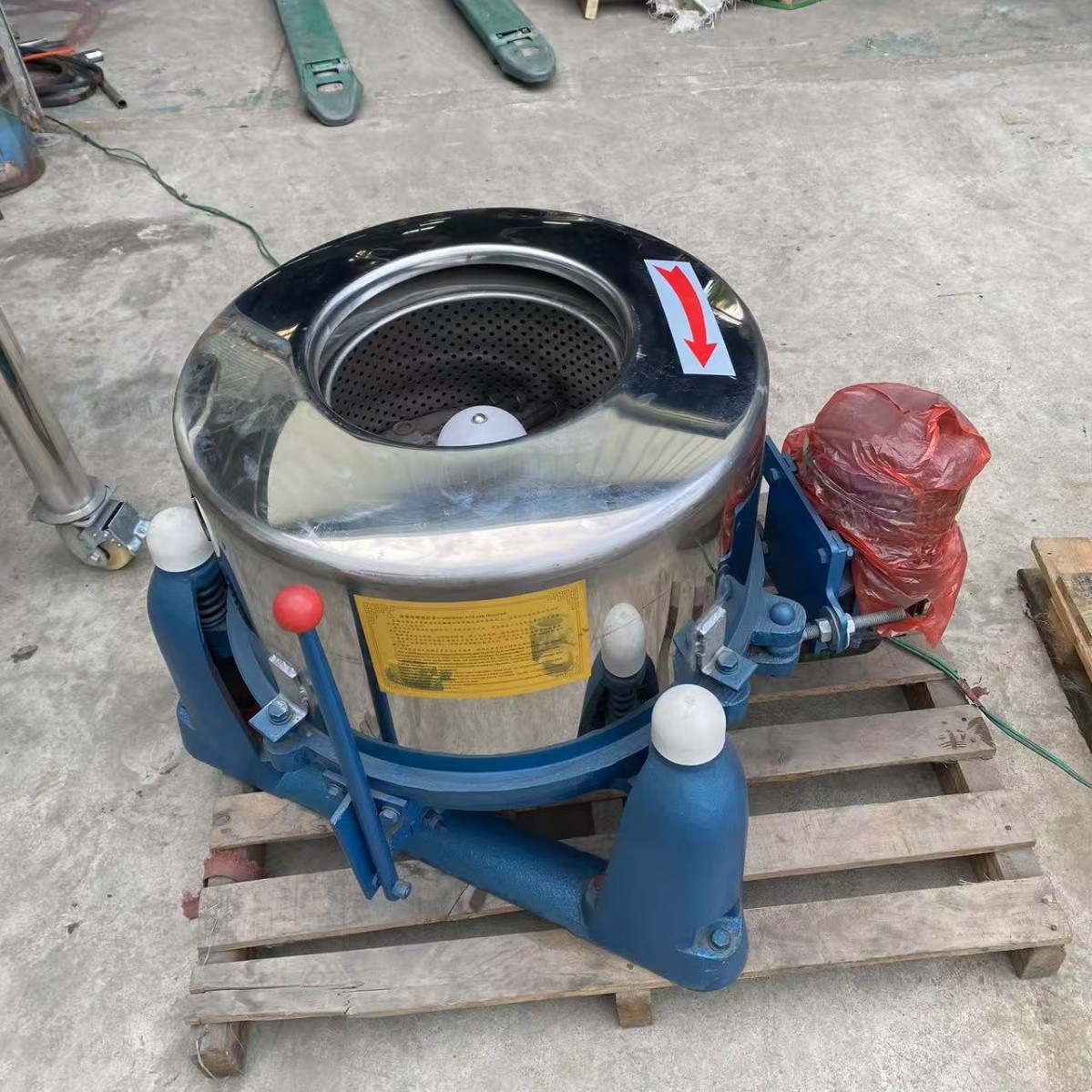 黄芪清洗脱水机离心回春草塑料颗粒全自动水分离