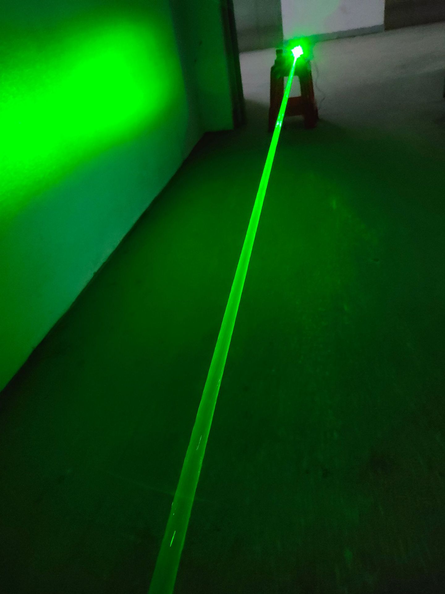 Description Picture 2 of item520nm 300mw/800mw/1000mw/1500mw Green Fat Beam Laser Module Warning Laser Lamp