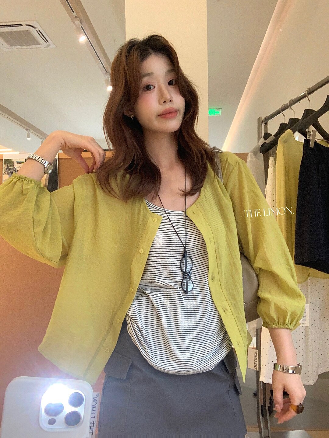 Áo chống nắng dáng dài tay ngắn kèm áo sọc trong hai mảnh nữ — xanh lam, bạc hà xanh, xanh mù tạt, màu trắng chi tiết 59