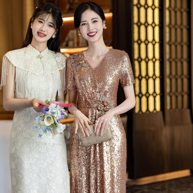 New Style Champagne Gold Sequin V-Neck Long Dress for Middle-Aged and Elderly Women, Slimming Evening Gown for Wedding Banquets, Manufacturer