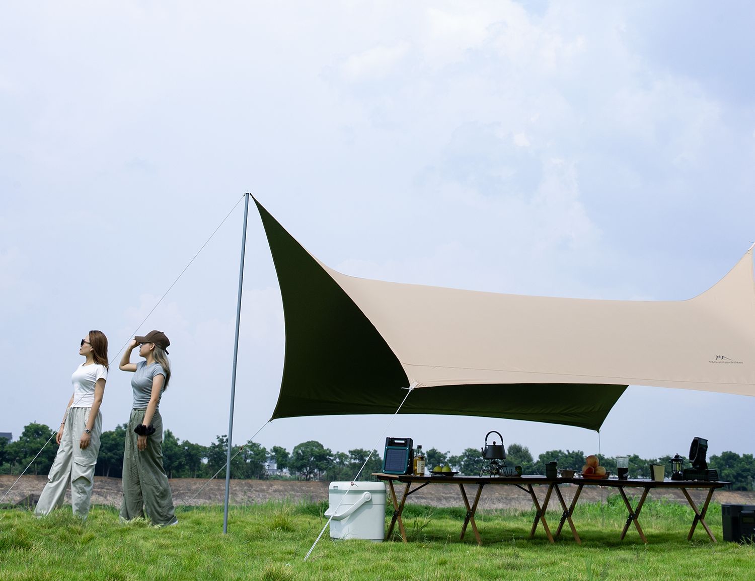 Mountain Guest's New Titanium Black Plastic Canopy Camping Style Outdoor Portable Outdoor Canopy Is Wind-Proof, Rain-Proof and Uv-Proof
