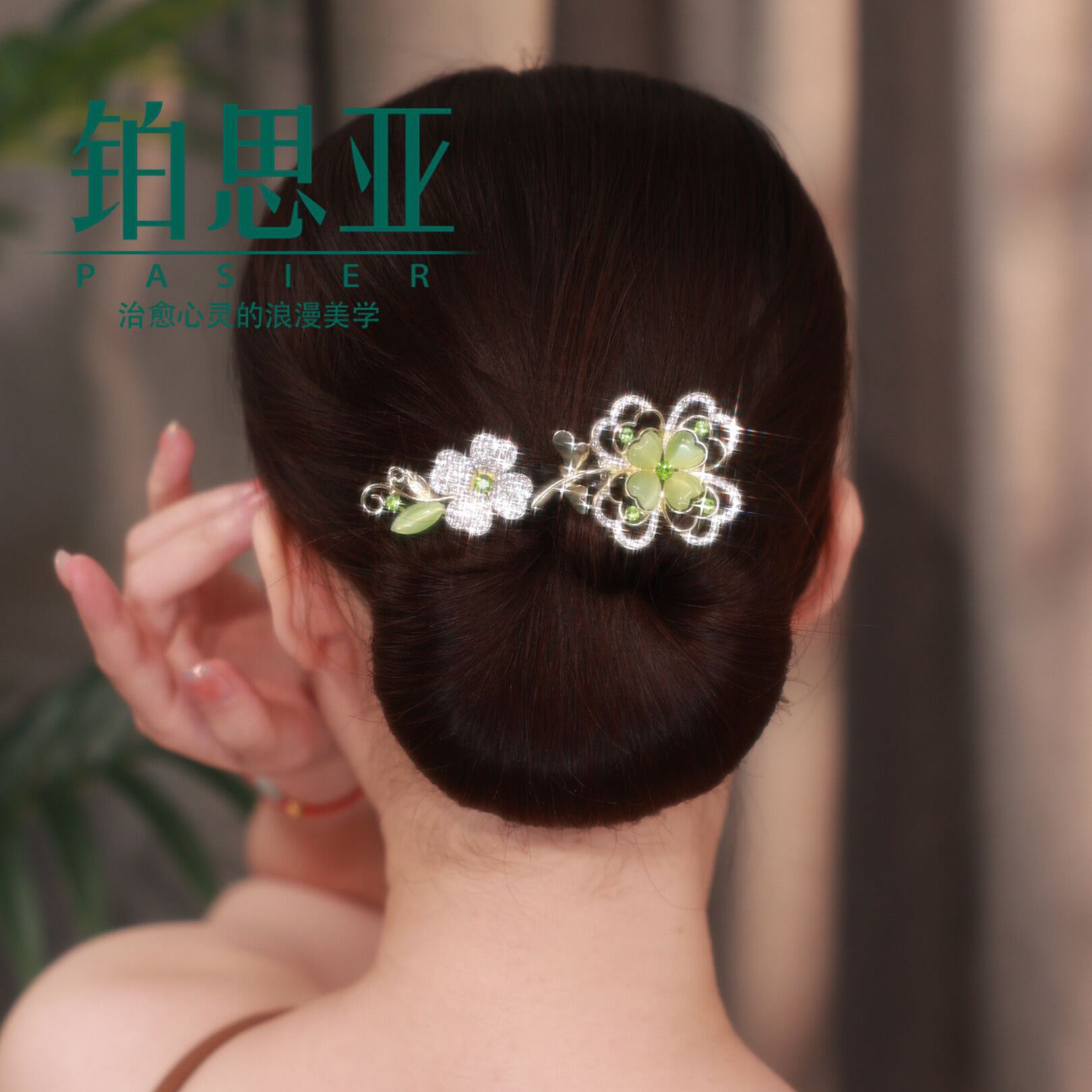 Hairgrip, four-leaf clover