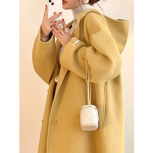 �Z�Sɫ�ش���С���Ӹ߼��Еr���L��ë������Ů�b����21069