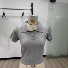 女式针织衫;女式T恤;连衣裙