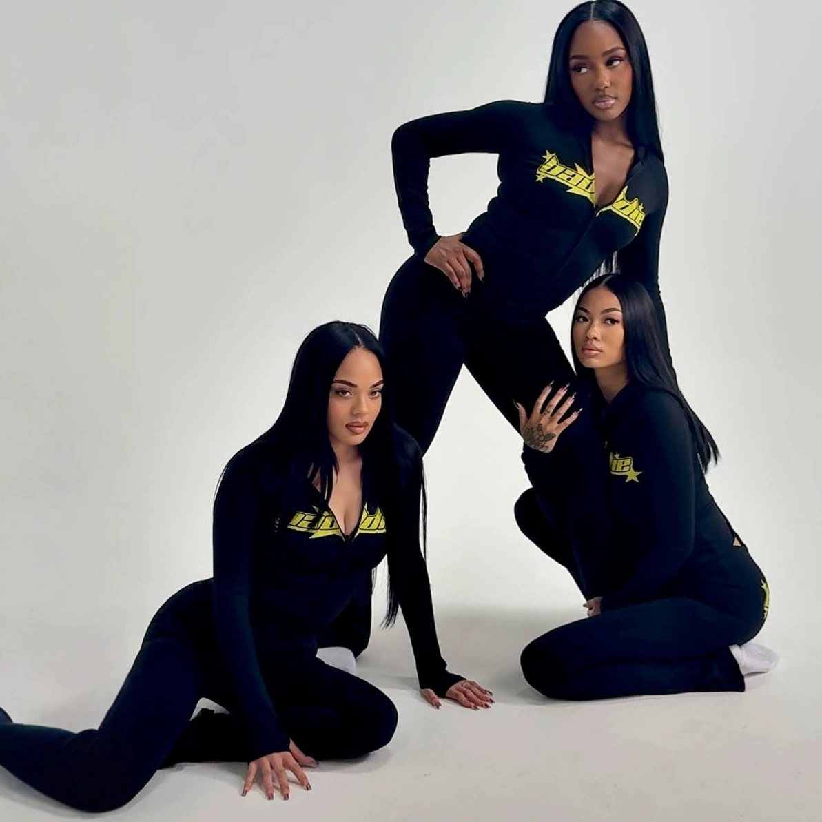 Летний костюм 2025 года, европейско-американский тренд, модный, персонализированный, с сексуальным принтом леопарда, облегающий силуэт.