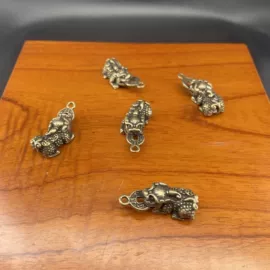 金属工艺品;钥匙扣及钥匙扣配件;钥匙扣