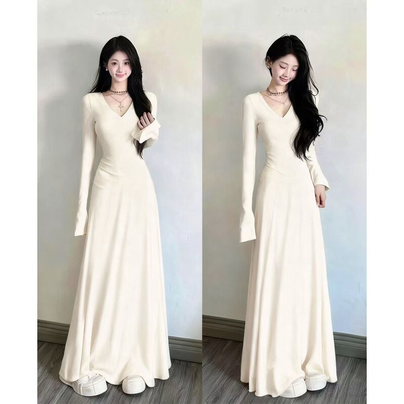 Simple and Elegant V-Neck Long-Sleeved Knitted Dress, New Autumn and Winter Style, Slimming and Flattering, Paired with an A-Line Long Skirt