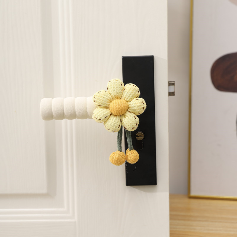 Threading flower [goose yellow] left hand open the door