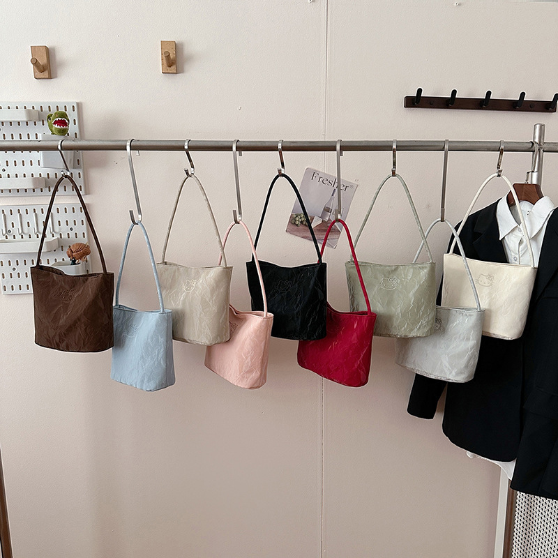 Niche Design Korean Style Underarm Bag, Large Capacity Bucket Tote Bag, Simple Shoulder Bag, New Fashion Commuter Bag for Women Niche Design Korean Style Underarm Bag, Large Capacity Bucket Tote Bag, Simple Shoulder Bag, New Fashion Commuter Bag for Women