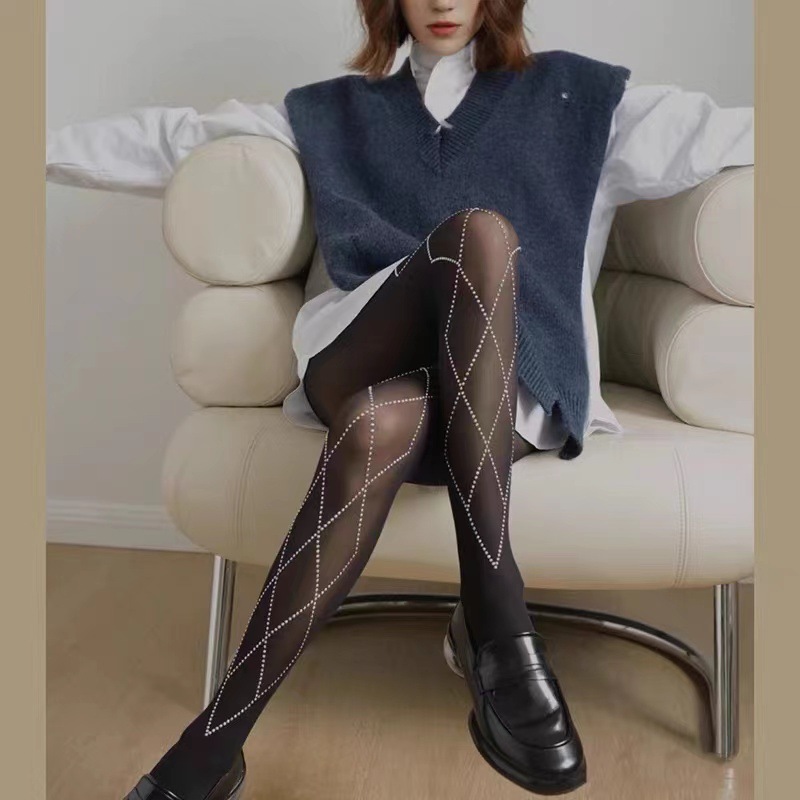 블랙 실크 화이트 다이아몬드